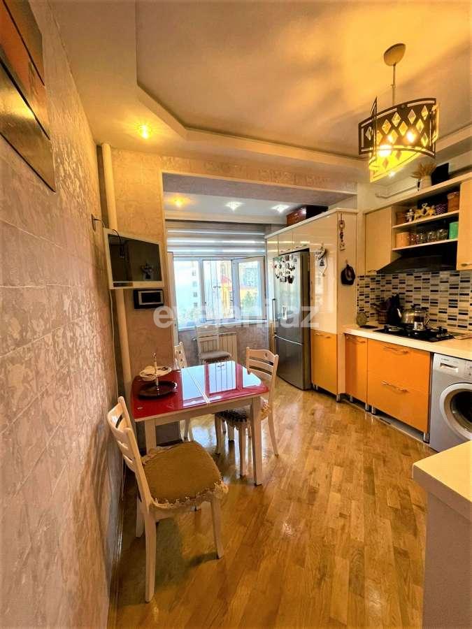 Satılır, köhnə tikili, 3 otaqlı, 90 m², Bakı, Xətai r, Həzi Aslanov q, Həzi Aslanov m.