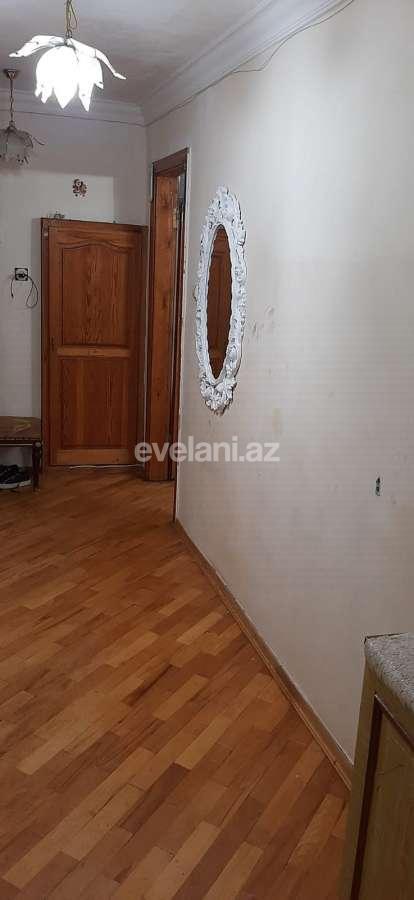 Satılır, köhnə tikili, 3 otaqlı, 75 m², Bakı, Yasamal r, İnşaatçılar m.