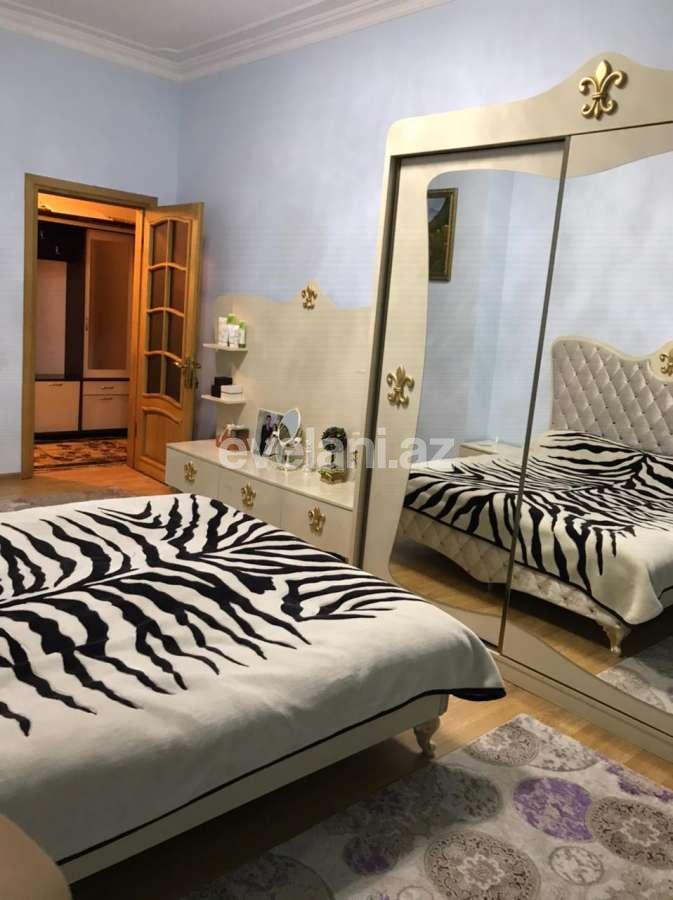 Satılır, yeni tikili, 4 otaqlı, 145 m², Bakı, Yasamal r, İnşaatçılar m.