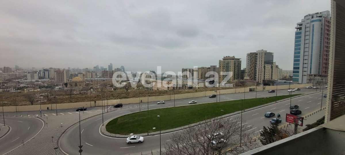 Сдаётся, вторичка, 3-комнаты, 80 m², Баку, Ясамальский r, Элмляр Академиясы m.