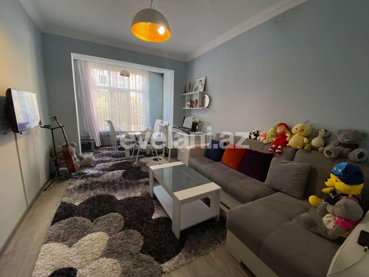 Satılır, köhnə tikili, 2 otaqlı, 58 m², Bakı, Nəsimi r, Memar Əcəmi m.