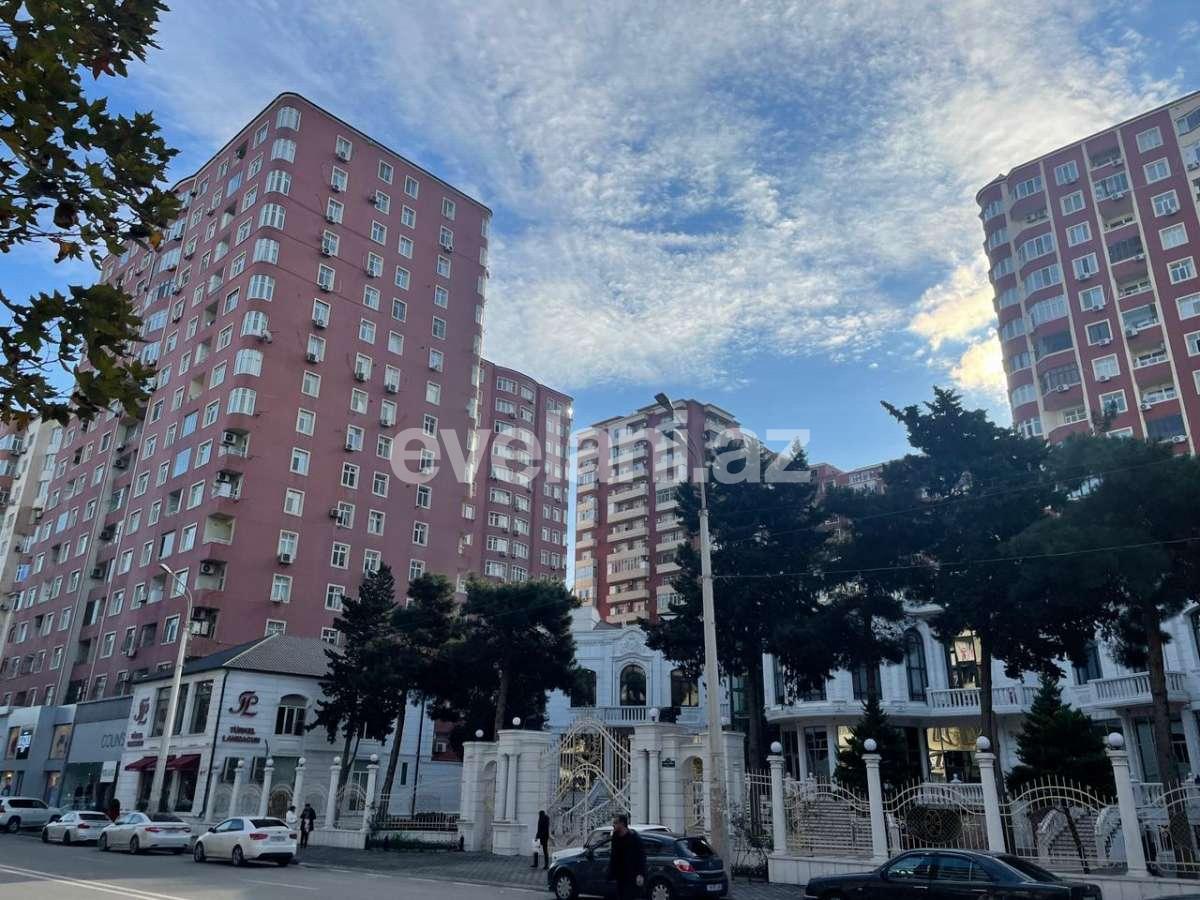 Satılır, yeni tikili, 4 otaqlı, 190 m², Bakı, Binəqədi r, 8-ci mikrorayon q, Azadlıq prospekti m.