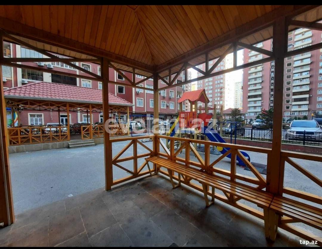 Satılır, yeni tikili, 4 otaqlı, 190 m², Bakı, Binəqədi r, 8-ci mikrorayon q, Azadlıq prospekti m.
