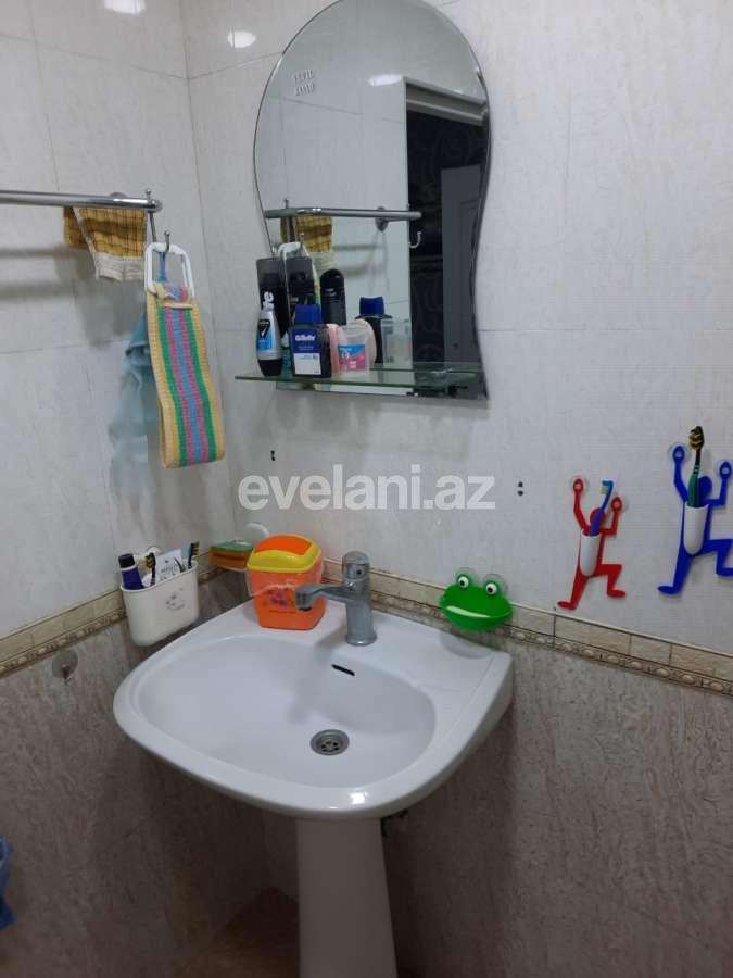 Satılır, köhnə tikili, 33 otaqlı, 82 m², Bakı, Xətai r, Əhmədli q, Əhmədli m.