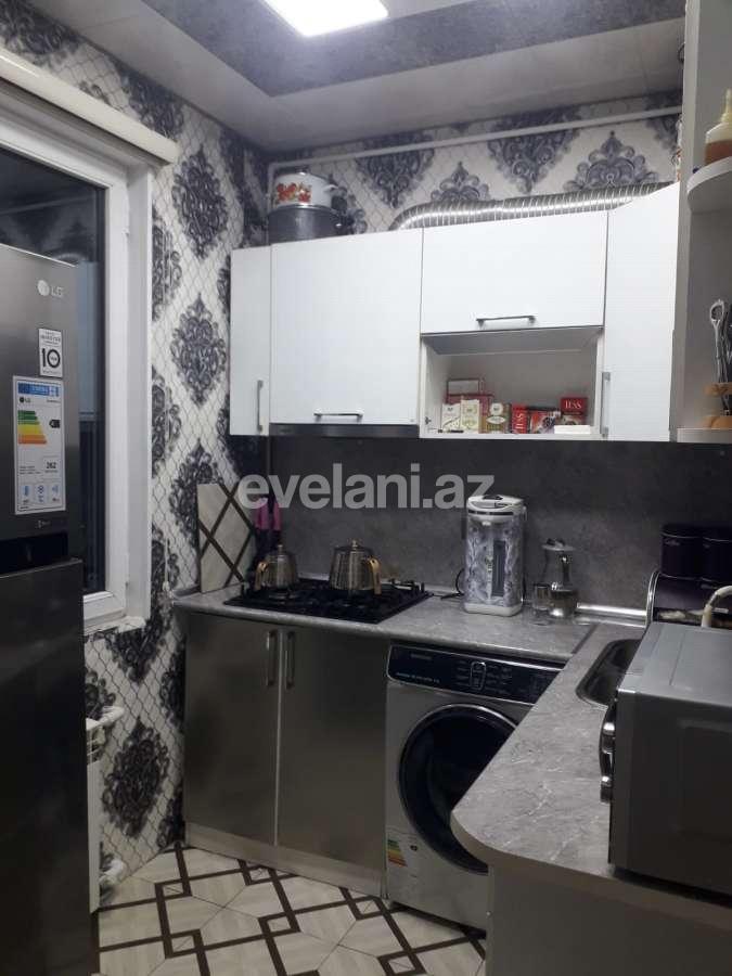 Satılır, köhnə tikili, 2 otaqlı, 50 m², Bakı, Nəsimi r, 3-cü mikrorayon q, Memar Əcəmi m.