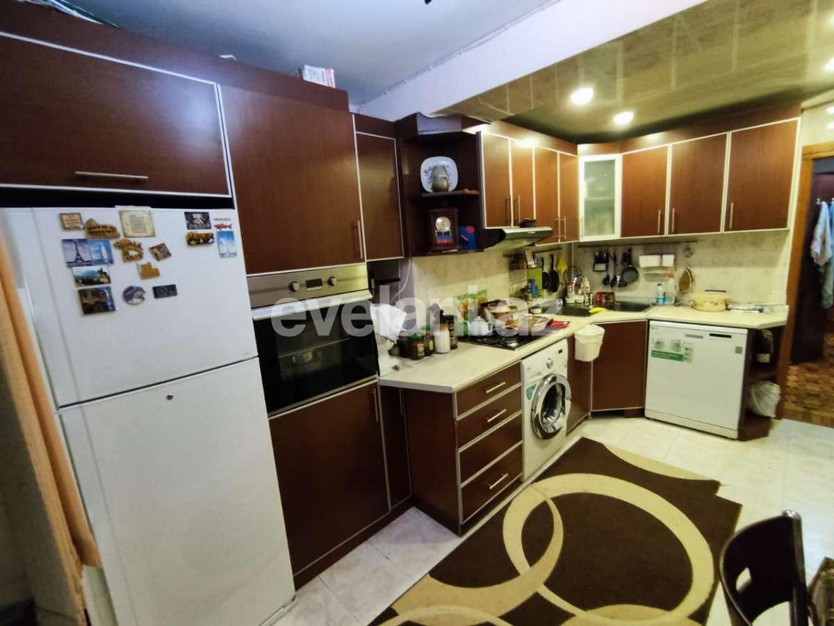 Продаётся, вторичка, 3-комнаты, 70 m², Баку, Ясамальский r, Элмляр Академиясы m.