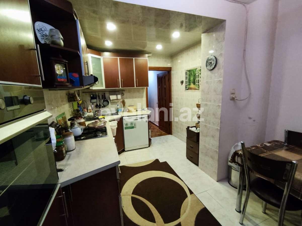Продаётся, вторичка, 3-комнаты, 70 m², Баку, Ясамальский r, Элмляр Академиясы m.