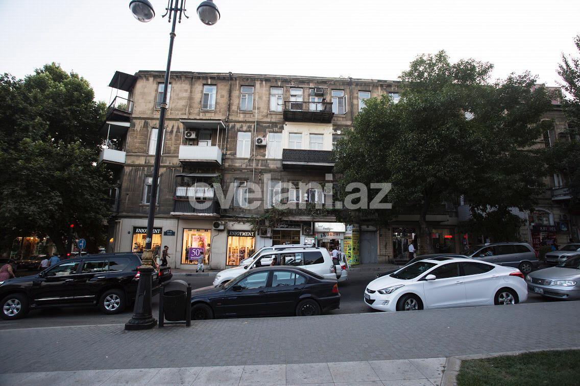 Satılır, köhnə tikili, 4 otaqlı, 150 m², Bakı, Nəsimi r, 28 may m.