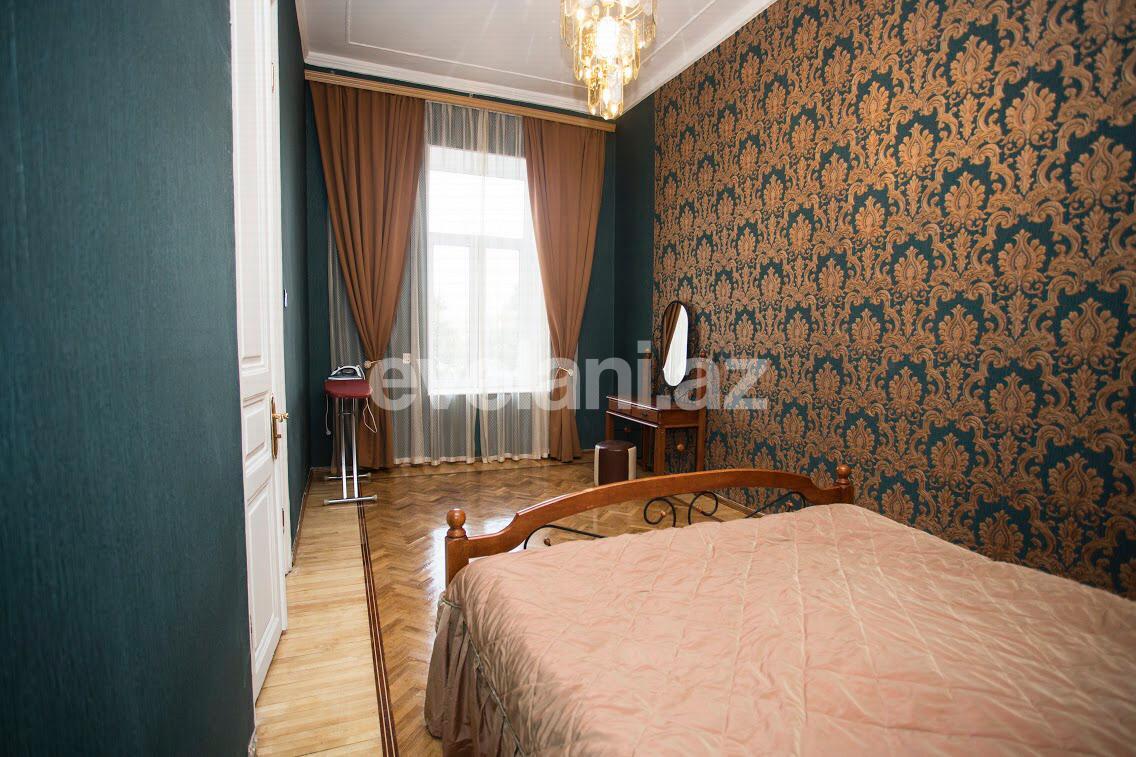 Satılır, köhnə tikili, 4 otaqlı, 150 m², Bakı, Nəsimi r, 28 may m.