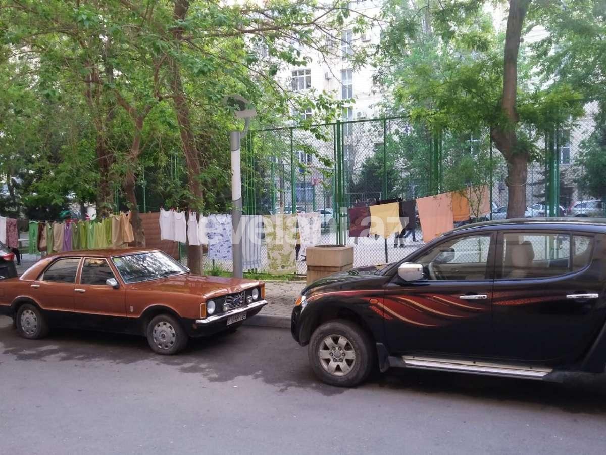 Satılır, köhnə tikili, 2 otaqlı, 60 m², Bakı, Nəsimi r, 28 may m.