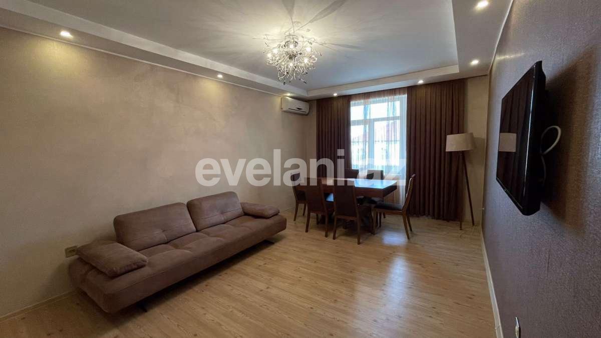 Kirayə verilir, köhnə tikili, 3 otaqlı, 70 m², Bakı, Nizami r, 8-ci kilometr q, Xalqlar Dostluğu m.