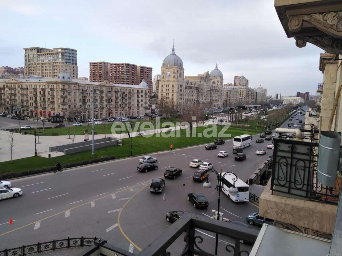 Satılır, köhnə tikili, 3 otaqlı, 100 m², Bakı, Nəsimi r, 28 may m.