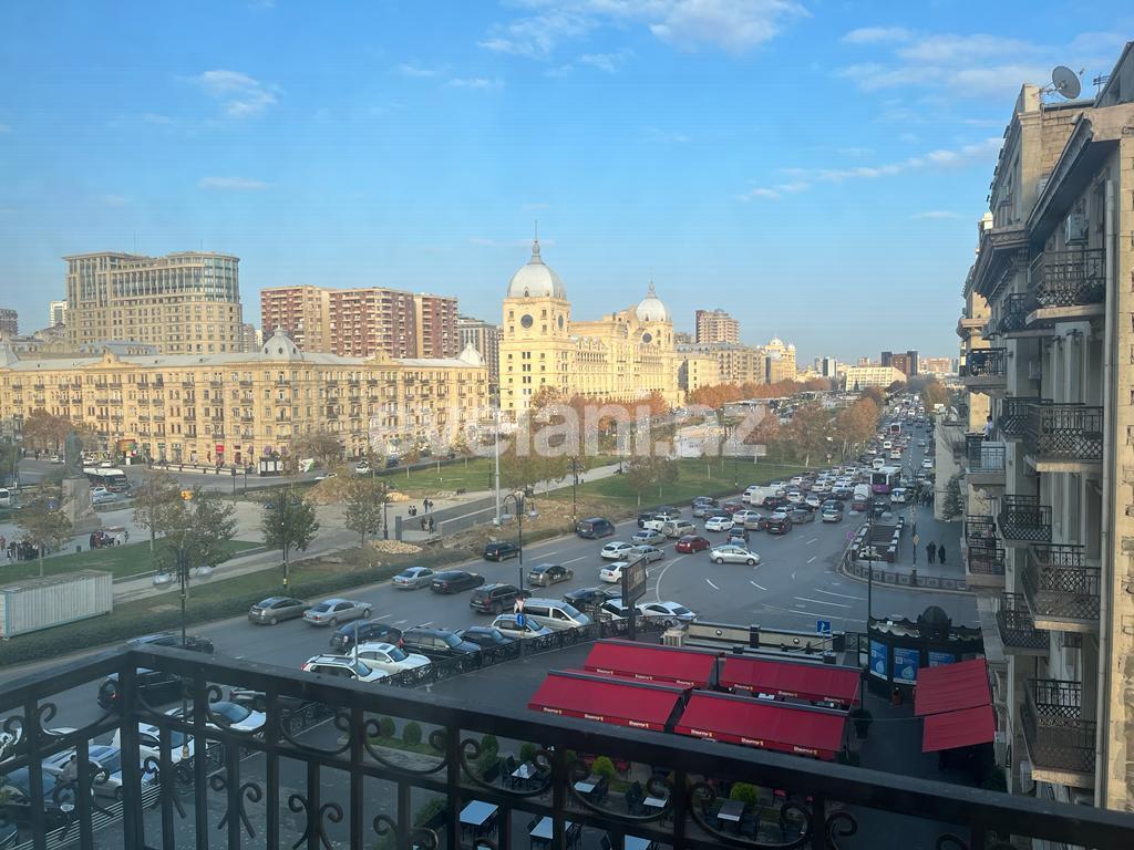 Satılır, köhnə tikili, 3 otaqlı, 100 m², Bakı, Nəsimi r, 28 may m.