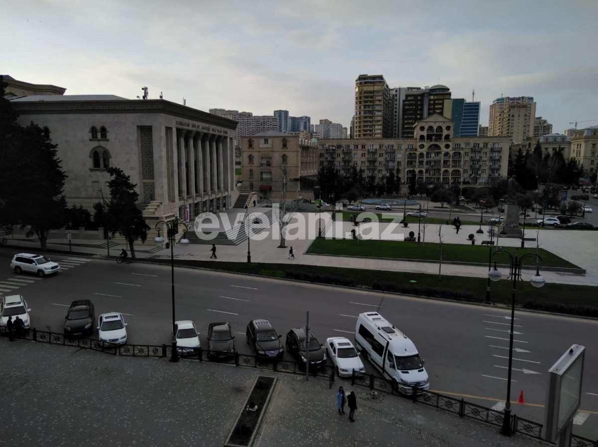 Satılır, köhnə tikili, 3 otaqlı, 100 m², Bakı, Nəsimi r, 28 may m.