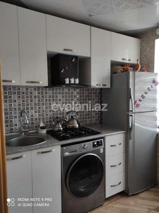 Satılır, köhnə tikili, 3 otaqlı, 70 m², Sumqayıt, 4-cü mikrorayon r.