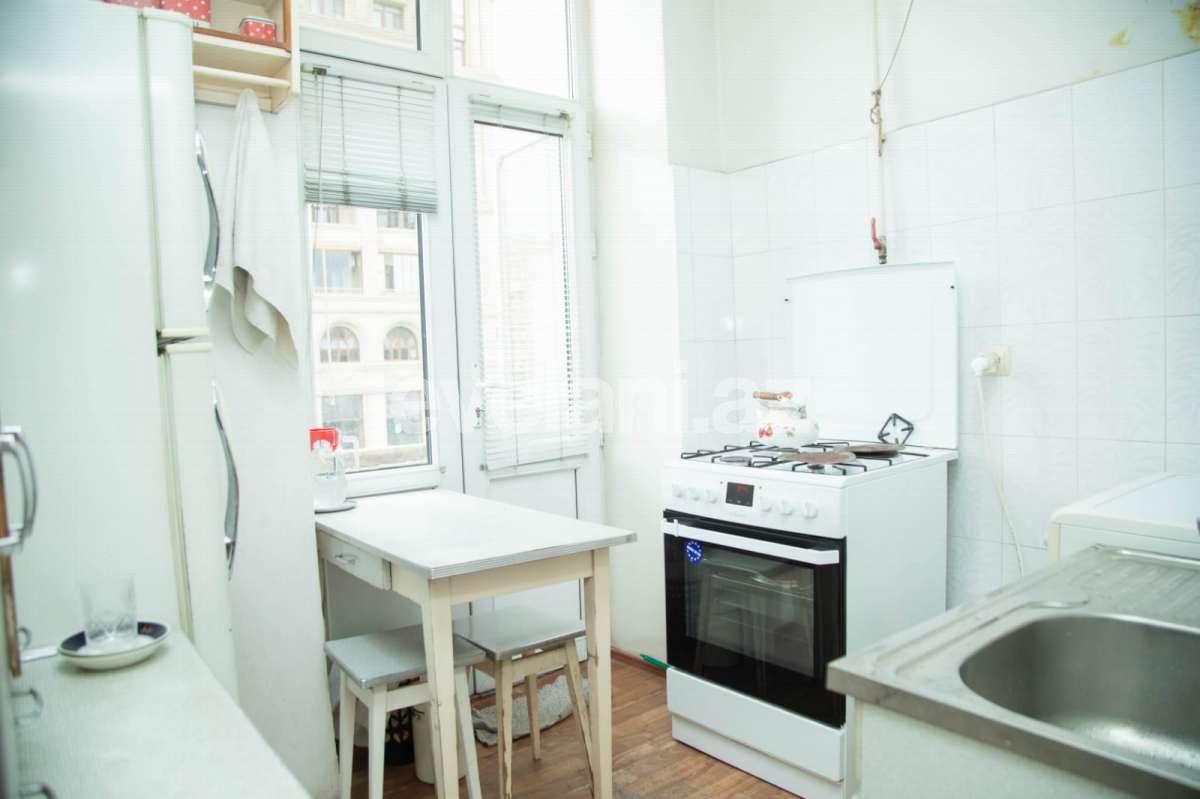 Satılır, köhnə tikili, 3 otaqlı, 60 m², Bakı, Nərimanov r, Nəriman Nərimanov m.