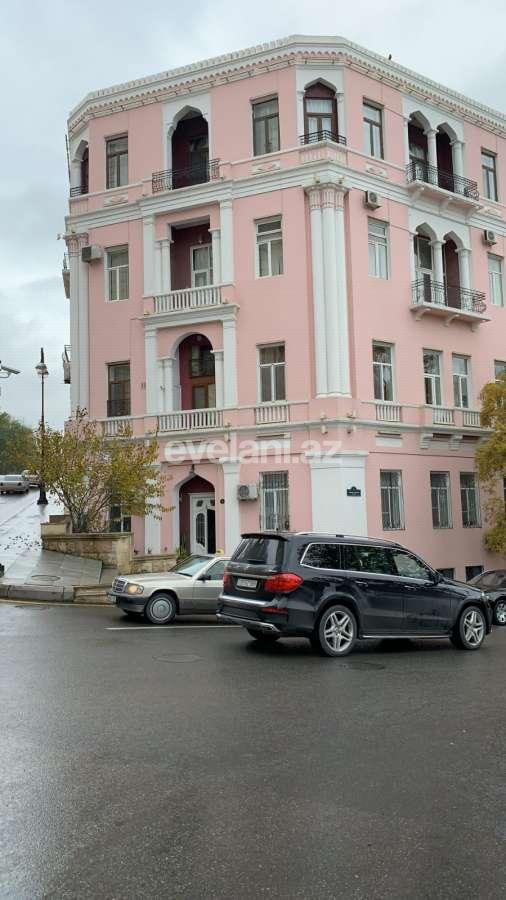 Rent, old building, 2 room, 108 m², Baku, Sabail r, Icheri Sheher m.