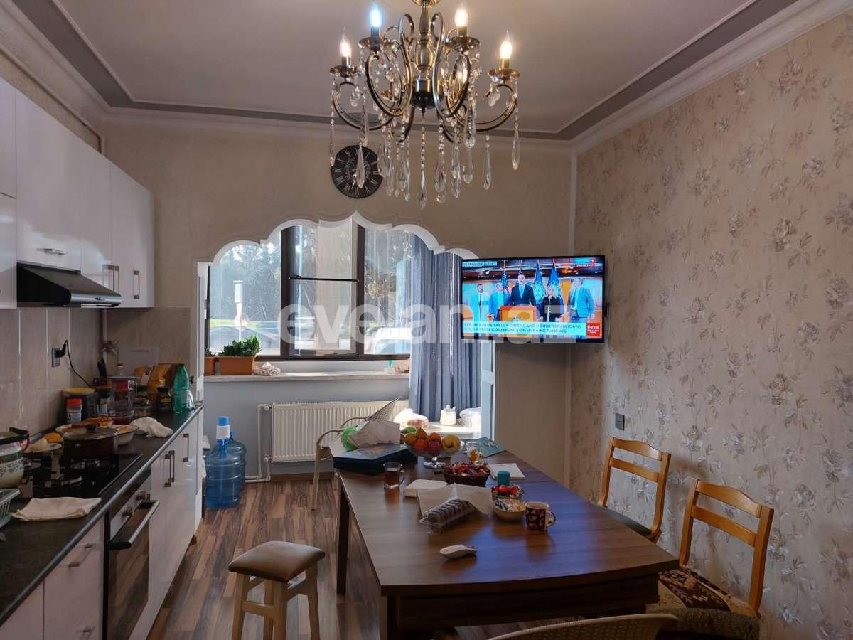 Satılır, köhnə tikili, 3 otaqlı, 55 m², Bakı, Nəsimi r, Azadlıq prospekti m.