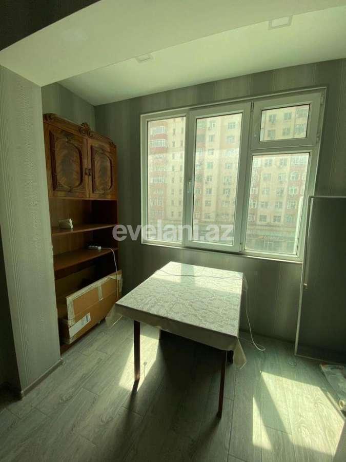 Satılır, köhnə tikili, 2 otaqlı, 60 m², Bakı, Binəqədi r, 8-ci mikrorayon q, Azadlıq prospekti m.