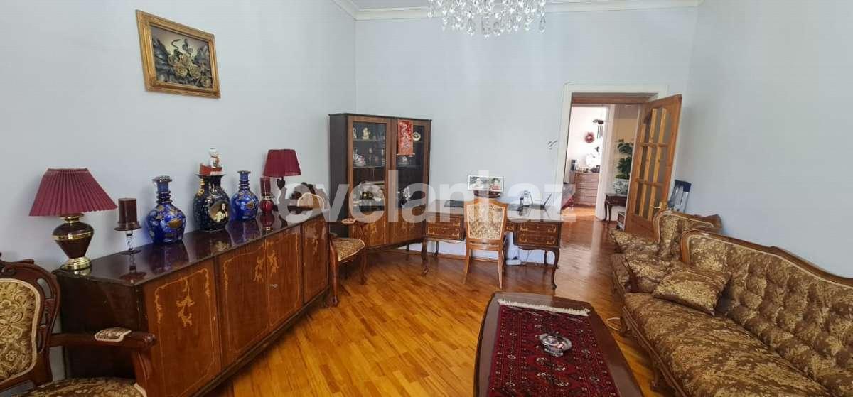 Kirayə verilir, köhnə tikili, 2 otaqlı, 85 m², Bakı, Səbail r, Bayıl q.