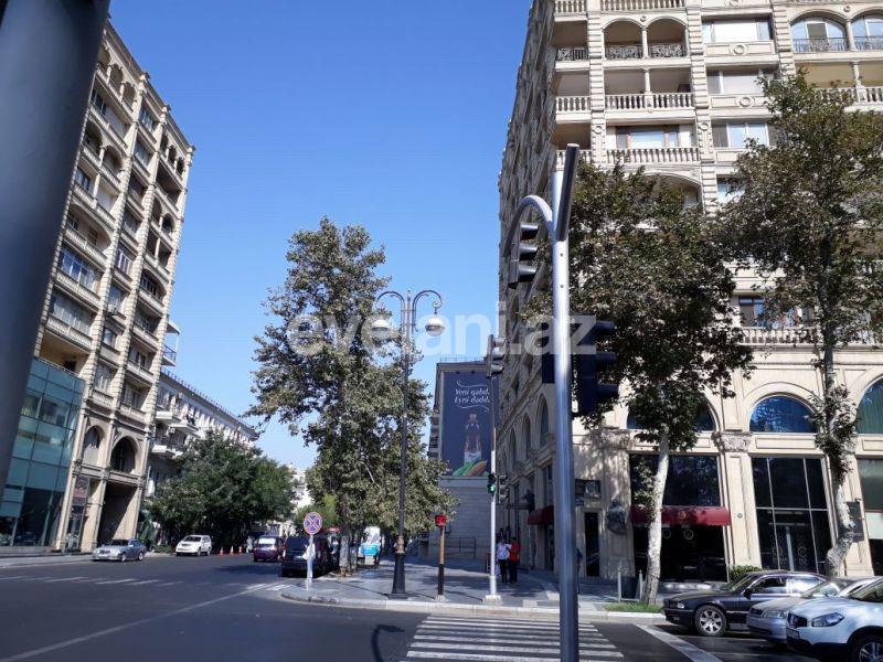 Sale, old building, 3 room, 102 m², Baku, Nasimi r, 28 may m.