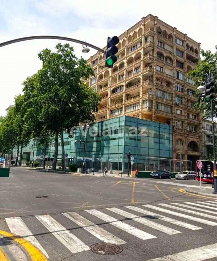 Продаётся, вторичка, 3-комнаты, 120 m², Баку, Сабаильский r, 28 мая m.