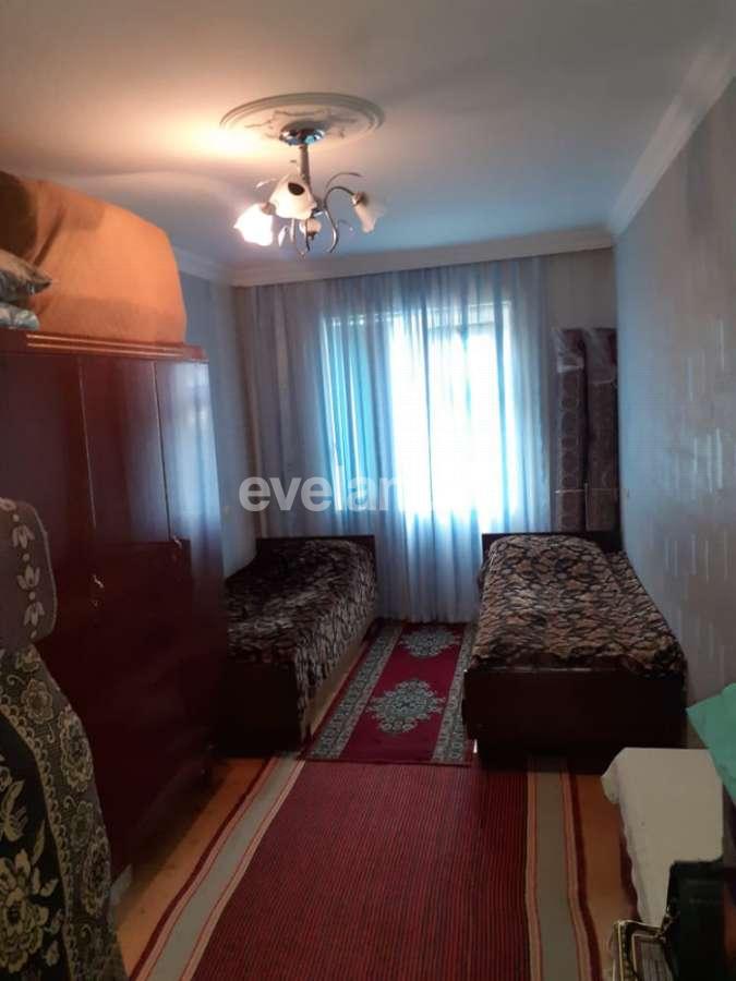 Satılır, köhnə tikili, 2 otaqlı, 50 m², Sumqayıt, 8-ci mikrorayon r.