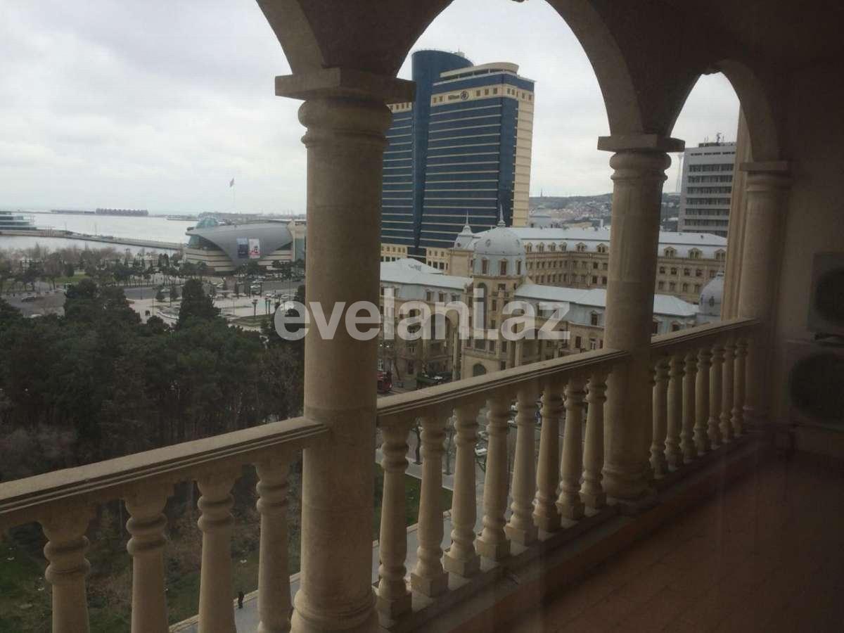 Kirayə verilir, köhnə tikili, 3 otaqlı, 115 m², Bakı, Səbail r.