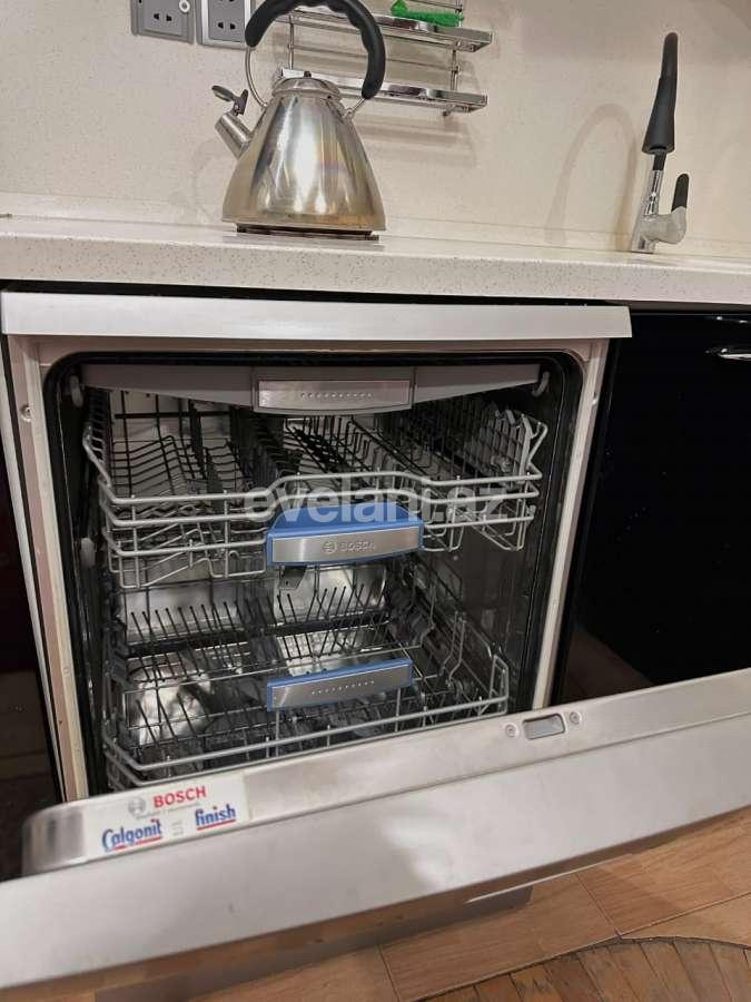 Kirayə verilir, yeni tikili, 3 otaqlı, 135 m², Bakı, Yasamal r, İnşaatçılar m.