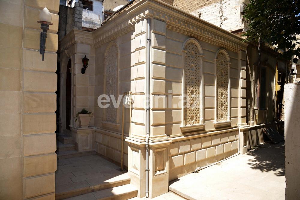 Kirayə verilir, köhnə tikili, 2 otaqlı, 50 m², Bakı, Səbail r, İçəri Şəhər m.