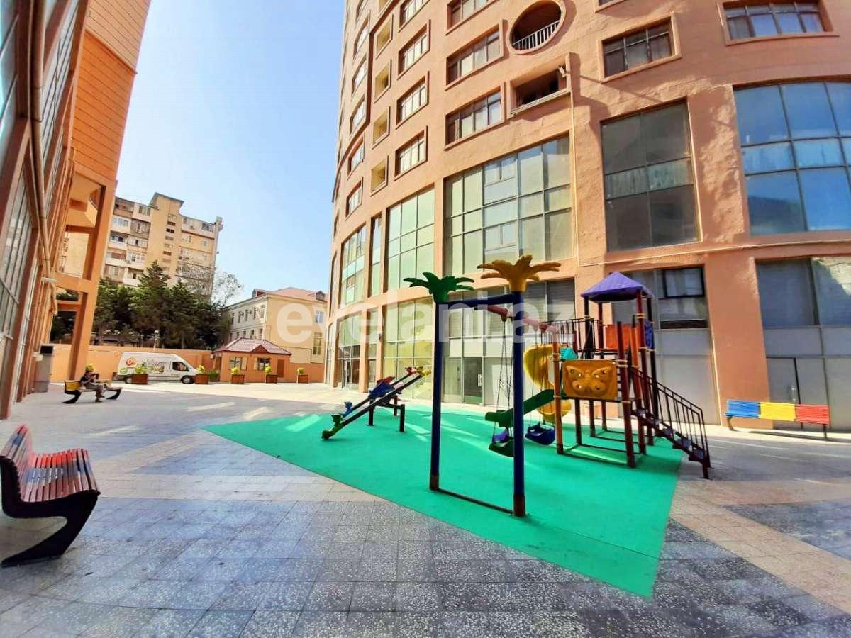 Satılır, yeni tikili, 3 otaqlı, 136 m², Bakı, Yasamal r, Elmlər Akademiyası m.