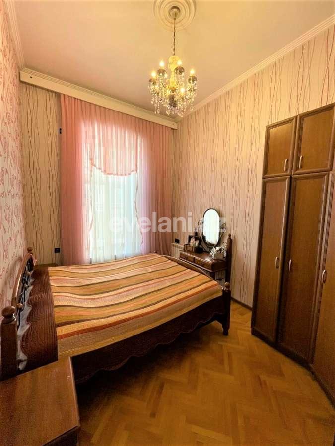 Satılır, köhnə tikili, 4 otaqlı, 150 m², Bakı, Səbail r, Sahil m.