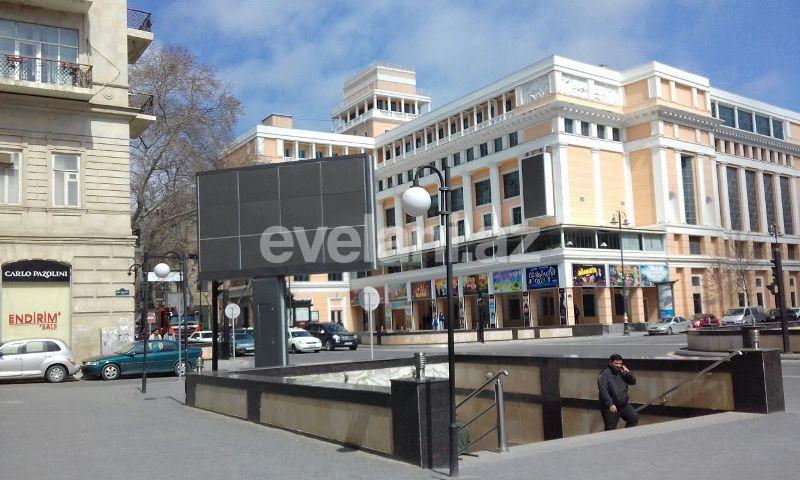 Satılır, köhnə tikili, 4 otaqlı, 100 m², Bakı, Səbail r, Sahil m.