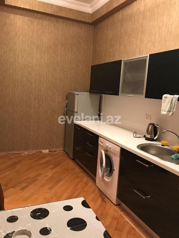 Satılır, köhnə tikili, 4 otaqlı, 100 m², Bakı, Səbail r, Sahil m.