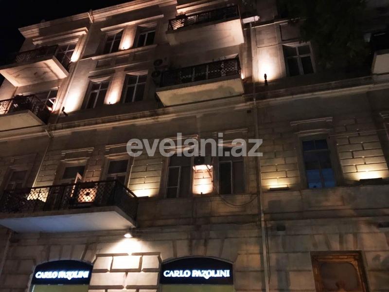 Satılır, köhnə tikili, 4 otaqlı, 100 m², Bakı, Səbail r, Sahil m.