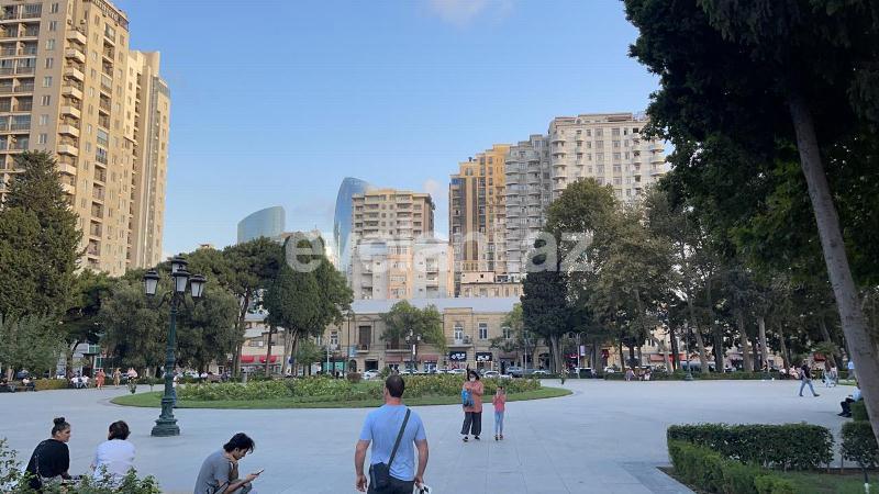 Satılır, köhnə tikili, 4 otaqlı, 100 m², Bakı, Nəsimi r, 28 may m.