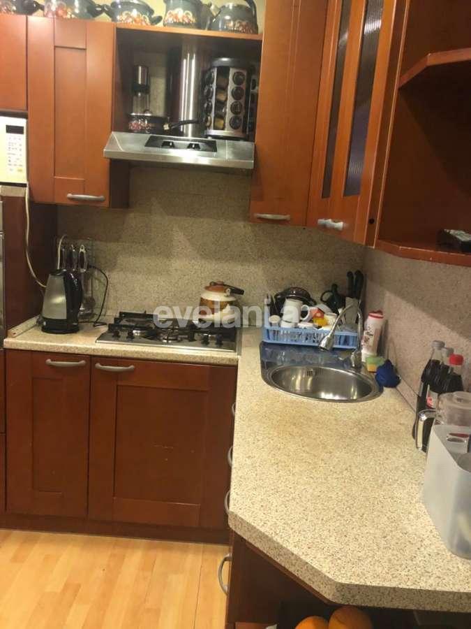 Satılır, köhnə tikili, 4 otaqlı, 100 m², Bakı, Nəsimi r, 28 may m.