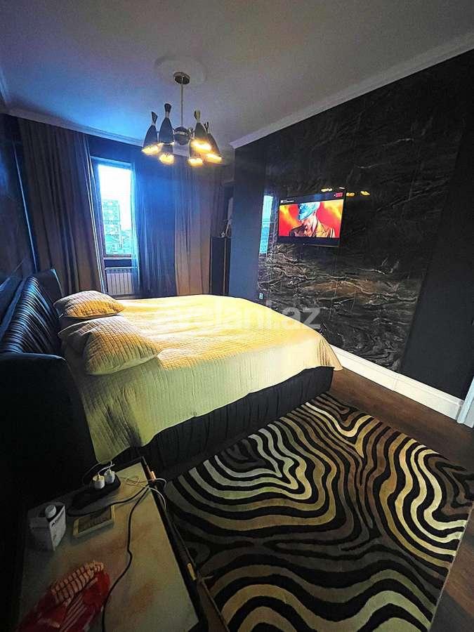 Satılır, yeni tikili, 3 otaqlı, 120 m², Bakı, Binəqədi r, 8-ci mikrorayon q, Azadlıq prospekti m.