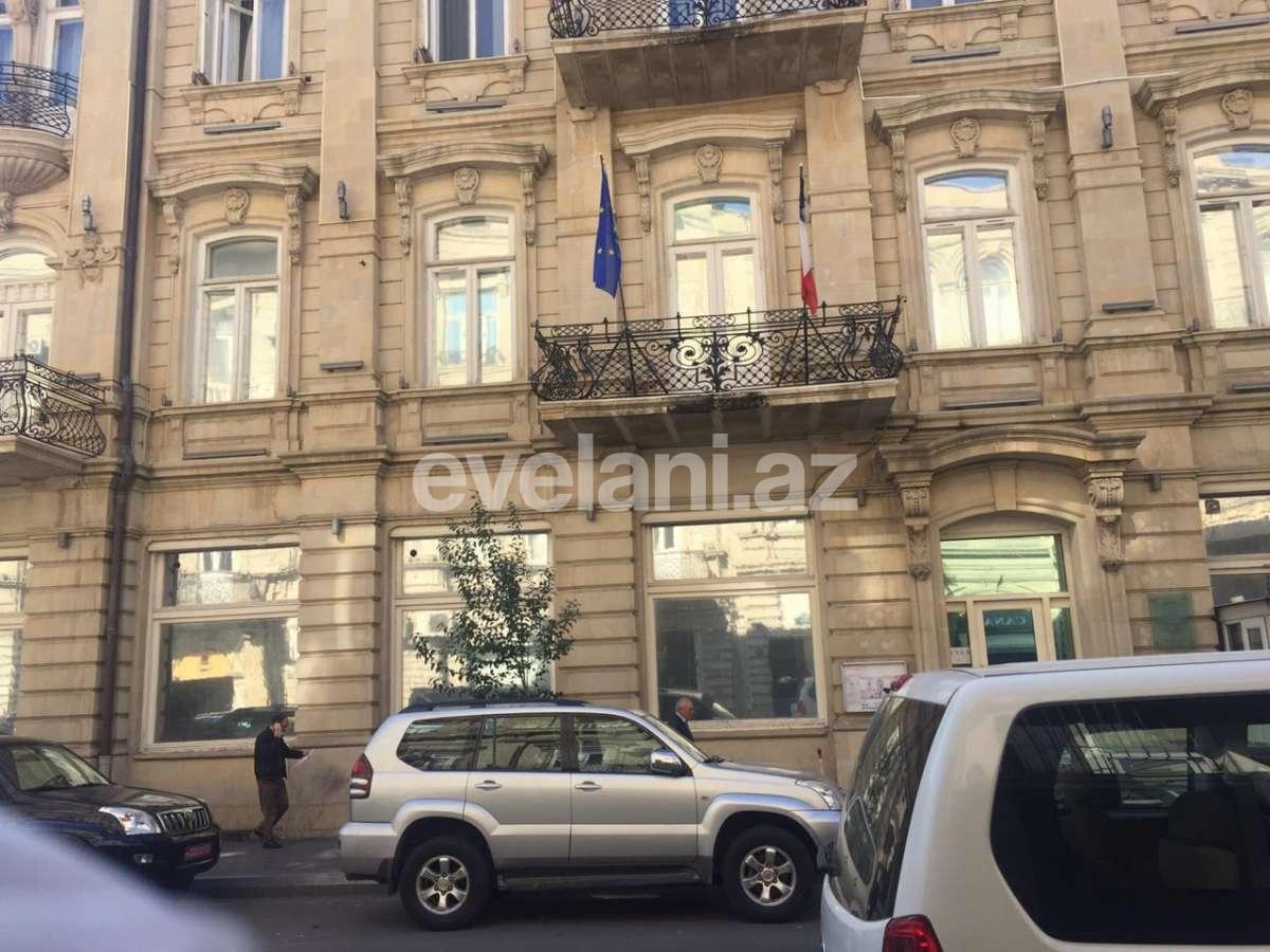 Kirayə verilir, köhnə tikili, 3 otaqlı, 65 m², Bakı, Səbail r.