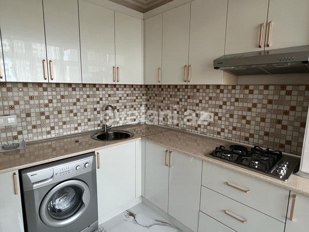 Kirayə verilir, köhnə tikili, 2 otaqlı, 70 m², Bakı, Binəqədi r, Azadlıq prospekti m.