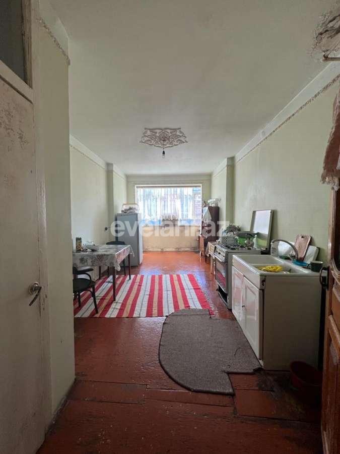 Satılır, köhnə tikili, 5 otaqlı, 110 m², Bakı, Suraxanı r, Massiv A q.