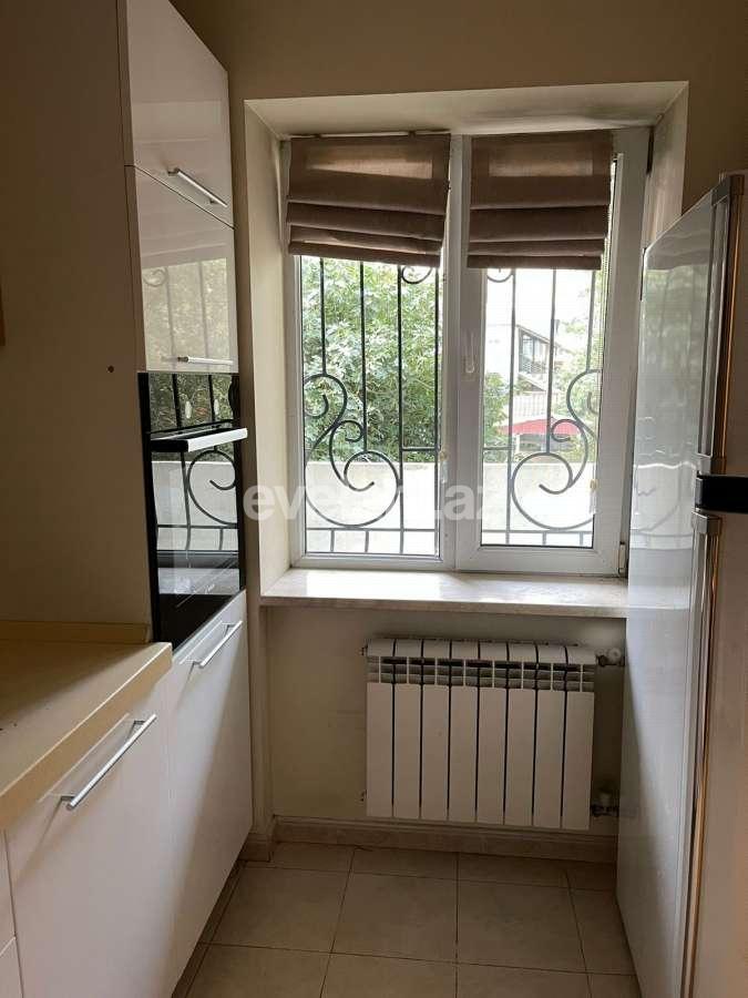 Satılır, köhnə tikili, 2 otaqlı, 68 m², Bakı, Yasamal r.