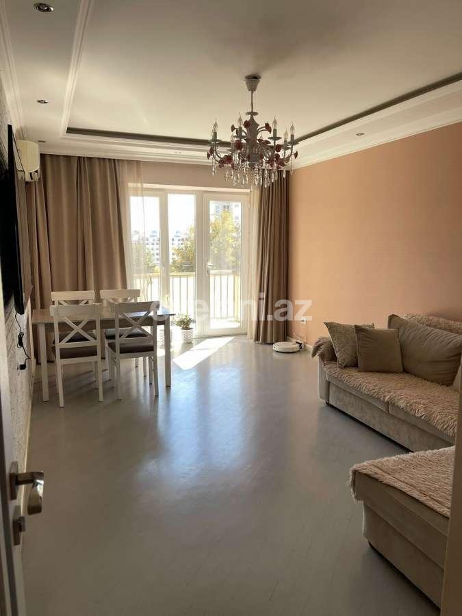 Satılır, köhnə tikili, 2 otaqlı, 68 m², Bakı, Yasamal r.