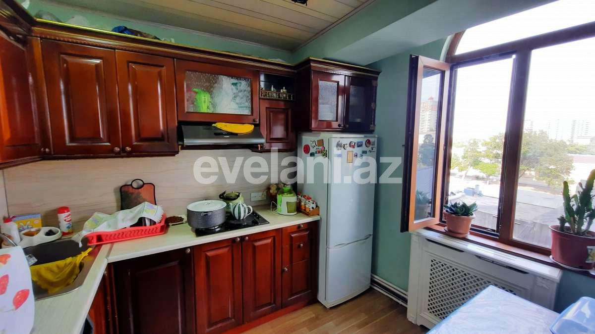 Satılır, köhnə tikili, 3 otaqlı, 85 m², Bakı, Yasamal r, Elmlər Akademiyası m.