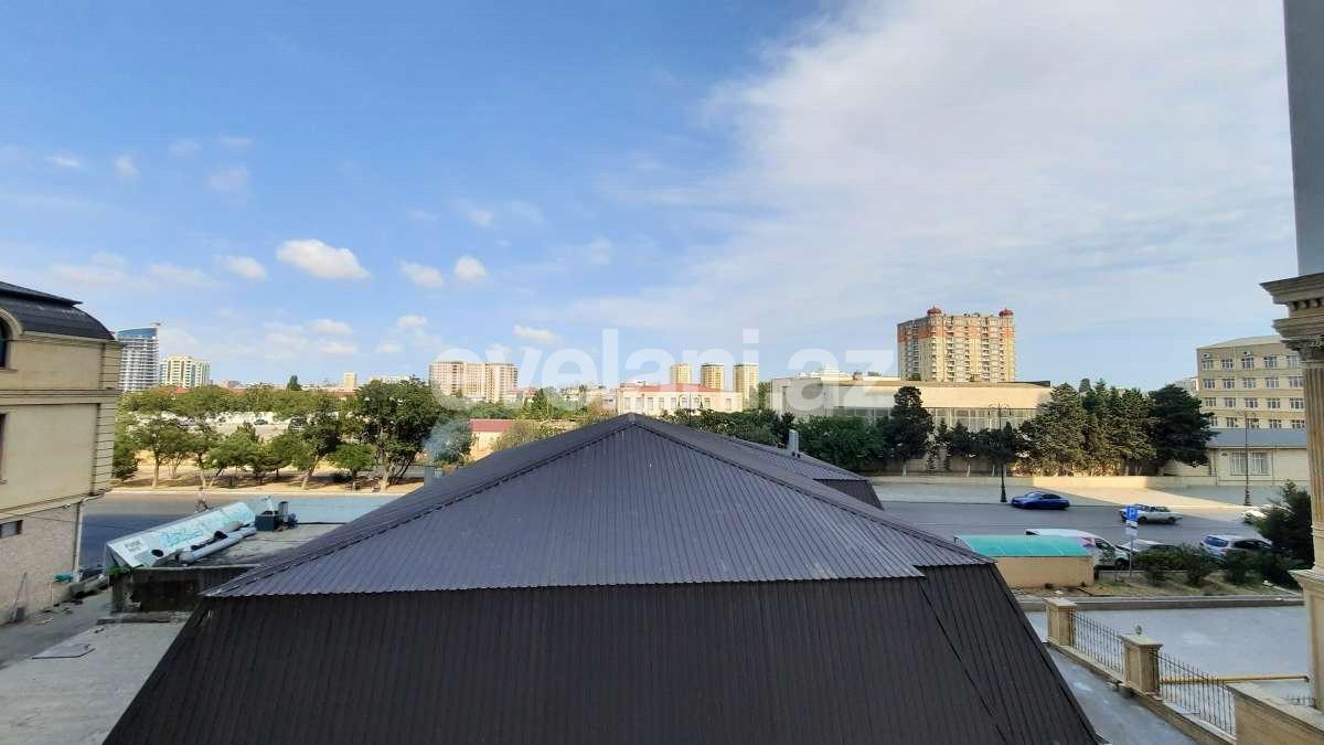 Satılır, köhnə tikili, 3 otaqlı, 85 m², Bakı, Yasamal r, Elmlər Akademiyası m.