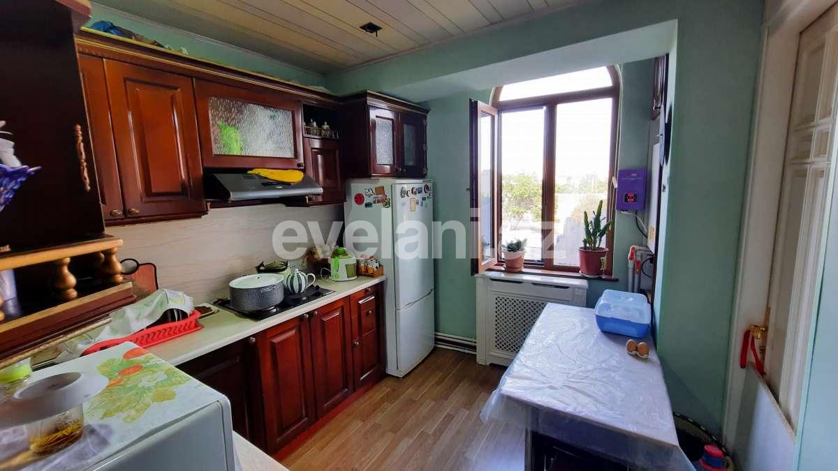 Satılır, köhnə tikili, 3 otaqlı, 85 m², Bakı, Yasamal r, Elmlər Akademiyası m.