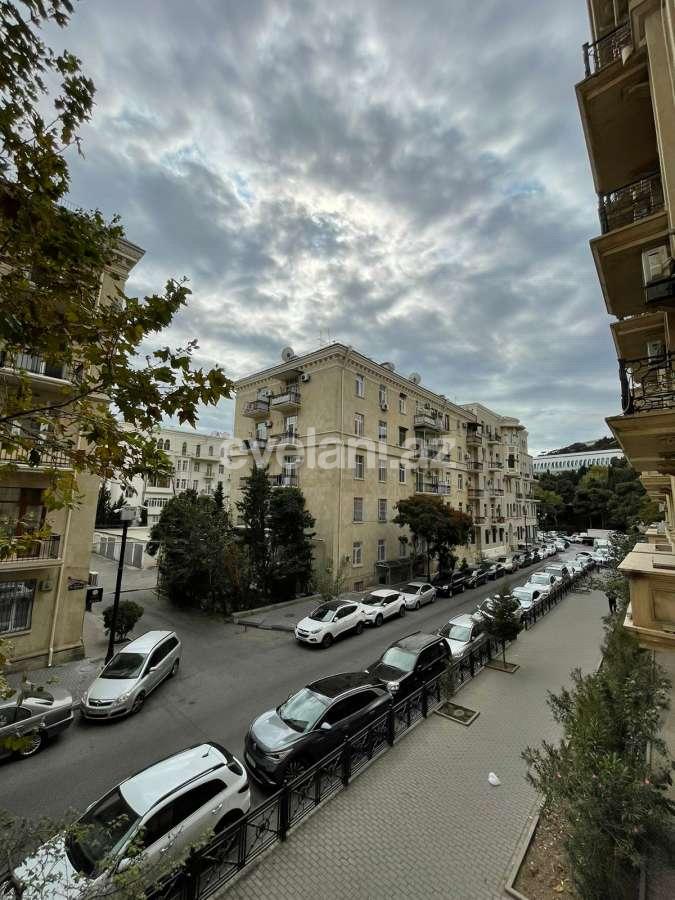 Rent, old building, 4 room, 120 m², Baku, Sabail r, Icheri Sheher m.