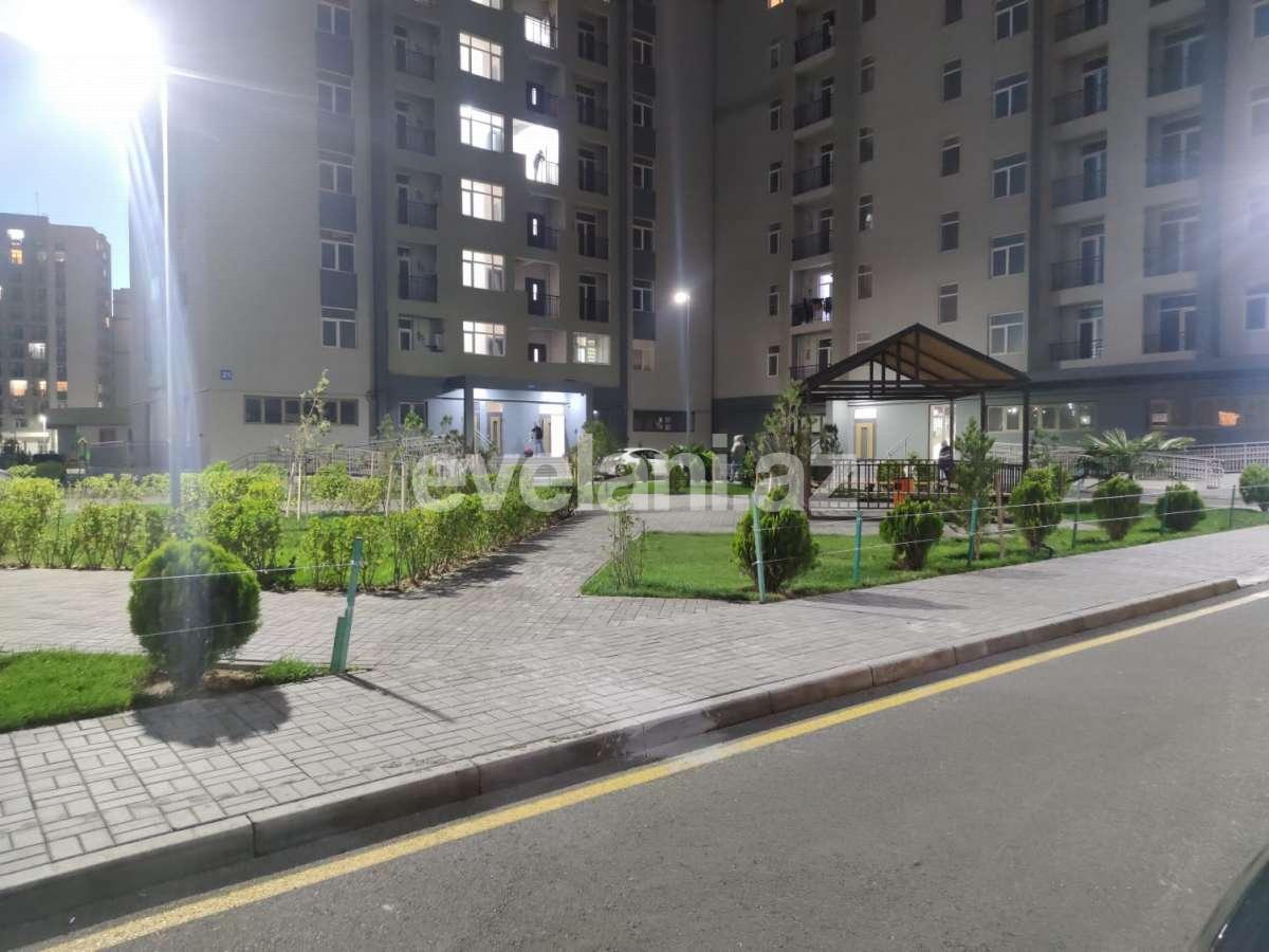 Kirayə verilir, yeni tikili, 4 otaqlı, 110 m², Bakı, Yasamal r, İnşaatçılar m.
