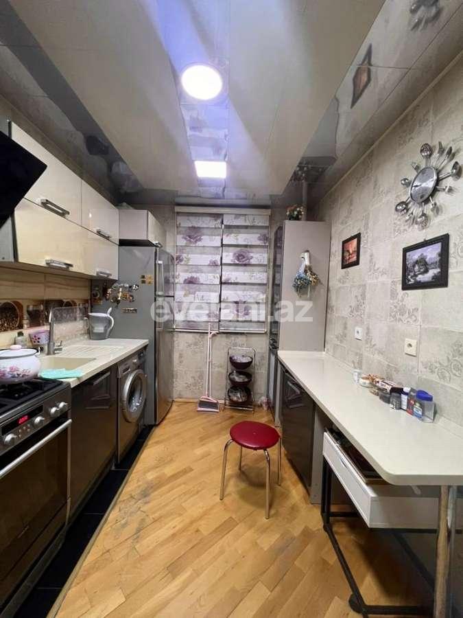 Satılır, köhnə tikili, 3 otaqlı, 81 m², Bakı, Nizami r, Qara Qarayev m.