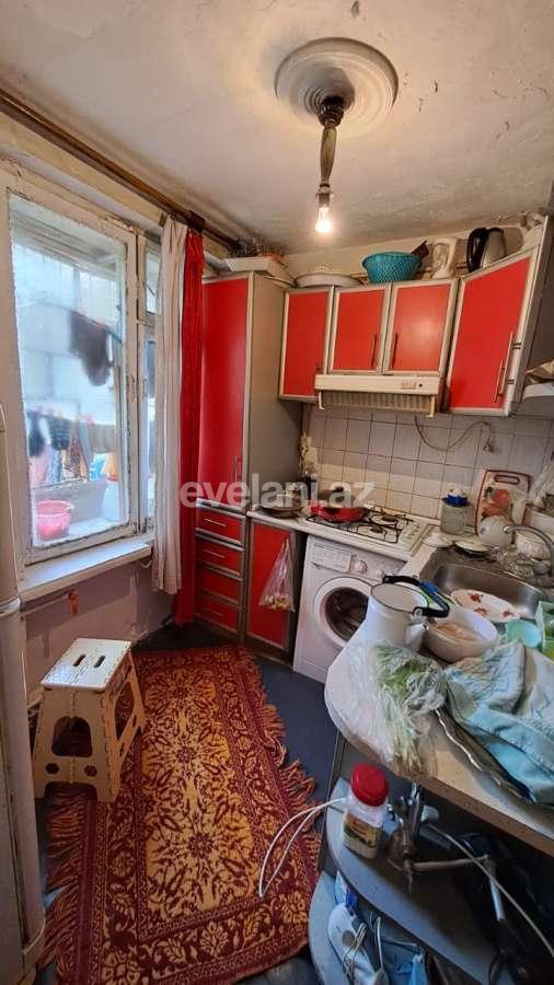 Satılır, köhnə tikili, 2 otaqlı, 47 m², Bakı, Yasamal r, Elmlər Akademiyası m.